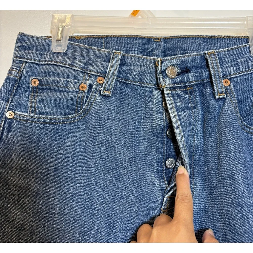 Levis 501 Original Fit Mens Jeans 30x30 Medium Wash Blue Straight Leg Button Fly